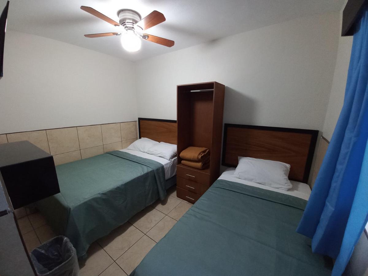Hotel Hcm Guadalajara Extérieur photo