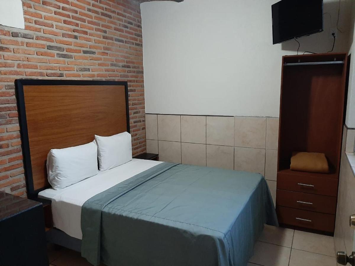 Hotel Hcm Guadalajara Extérieur photo