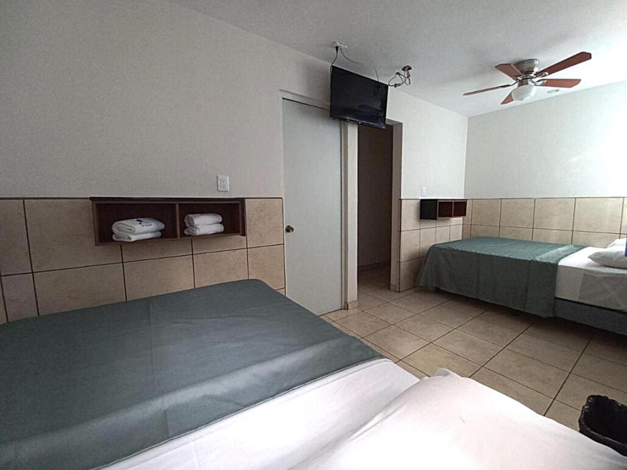 Hotel Hcm Guadalajara Chambre photo